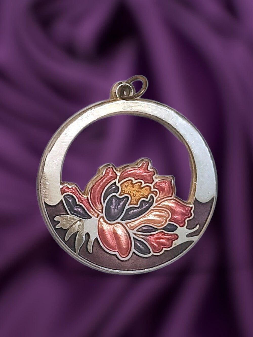 Vintage Cloisonné Asian Floral Design in Gold-plated Framed Pendant